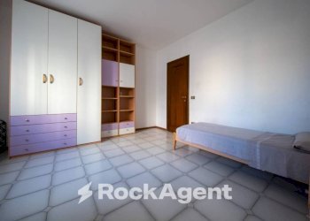 Camera da letto - Quadrilocale via Budapest, 10, Sassari - foto 10