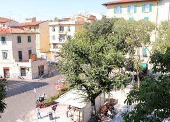 Particolare dell\'affaccio su Piazza Tanucci - Quadrilocale Piazza Tanucci, Firenze - foto 4