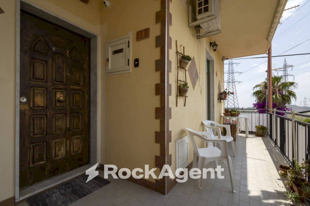 Terrazzo - Trilocale viale dei Tulipani, 183, Catanzaro - foto 1