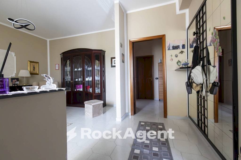 Ingresso - Trilocale viale dei Tulipani, 183, Catanzaro - foto 3