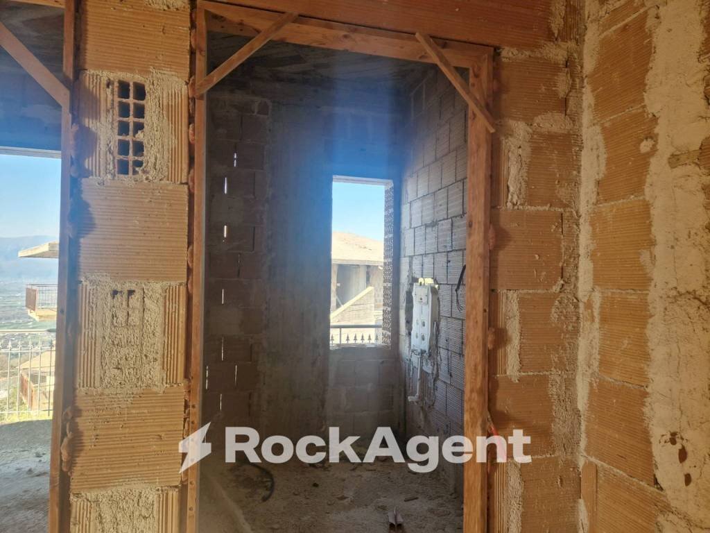 Stanza non arredata - Villa via Antonio Tedesco, Altavilla Silentina - foto 3