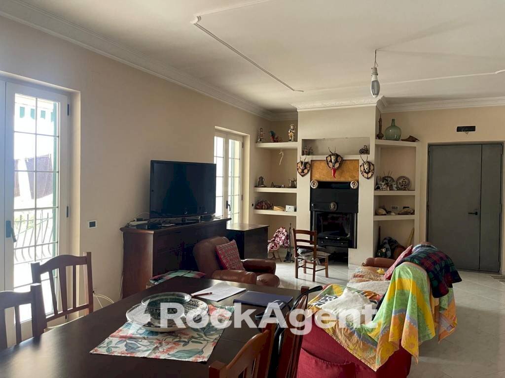 Salone - Appartamento via Mutulano, 20, Lettere - foto 3