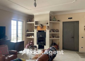 Salone - Appartamento via Mutulano, 20, Lettere - foto 4