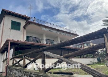 Facciata - Appartamento via Mutulano, 20, Lettere - foto 30