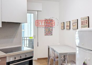 cucina con tavolo e terrazzino - Four-room apartment Treviso - photo 5