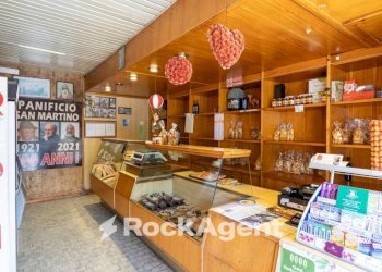 Interno non residenziale - Negozio via per Camaiore, Lucca - foto 4