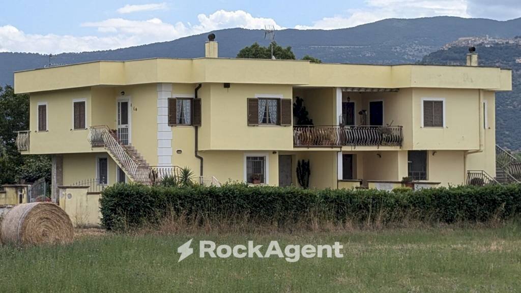 Facciata - Villa via Torretta Rocchigiana, Priverno - photo 2