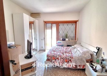 Camera da letto - Apartment via Filippo Zaniberti, 21, Roma - photo 21