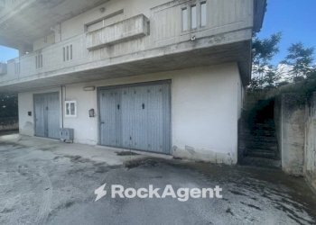 Box auto - Appartamento via Archimede, 61, Sant'Egidio alla Vibrata - foto 3