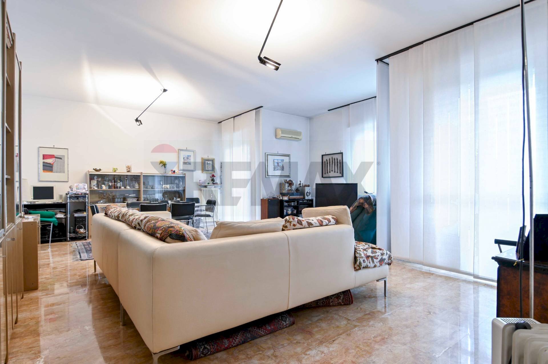 Soggiorno - Quadrilocale via Corridoni
 
42, Bergamo - foto 3