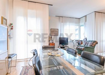 Sala da pranzo - Quadrilocale via Corridoni
 
42, Bergamo - foto 2