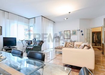 Sala da pranzo - Quadrilocale via Corridoni
 
42, Bergamo - foto 6