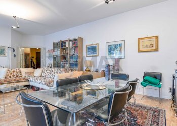 Sala da pranzo - Quadrilocale via Corridoni
 
42, Bergamo - foto 9