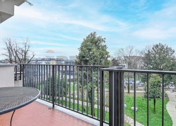 Balcone - Quadrilocale via Corridoni
 
42, Bergamo - foto 42