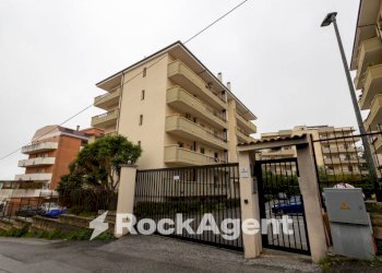 Facciata - Quadrilocale via Nicola Misasi, 76 a, Catanzaro - foto 3