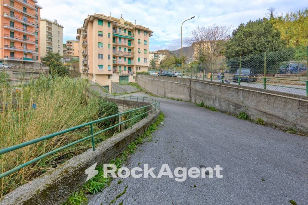 Zona - Magazzino via Cordanieri, Genova (zona Voltri) - foto 2