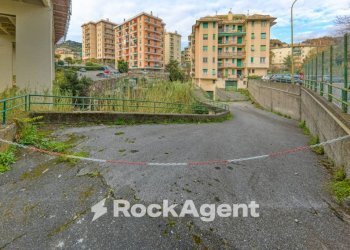 Posto macchina - Magazzino via Cordanieri, Genova (zona Voltri) - foto 1
