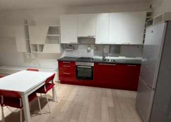 Cucina - Bilocale via degli Aceri, 2, Abano Terme - foto 1