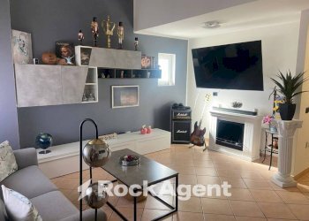 Salone - Villa a Schiera via Sortino, 19, Roma - foto 1