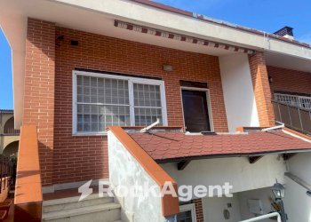 Facciata - Villa a Schiera via Sortino, 19, Roma - foto 29