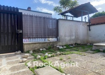 Cortile interno - Villa a Schiera via Sortino, 19, Roma - foto 33