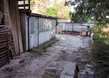 Cortile interno - Villa via Montebello, Barbianello - foto 20