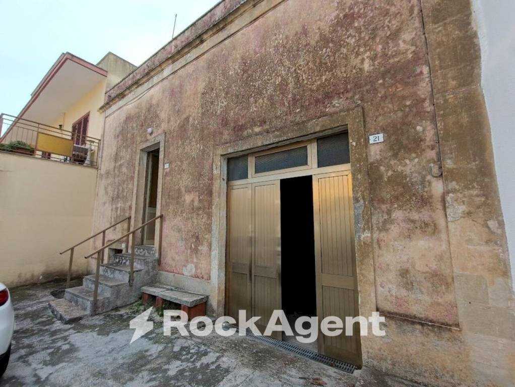 Facciata - Casa indipendente via Circonvallazione, 19, Nociglia - foto 2