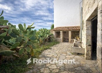 Giardino - Casa indipendente via Circonvallazione, 19, Nociglia - foto 1