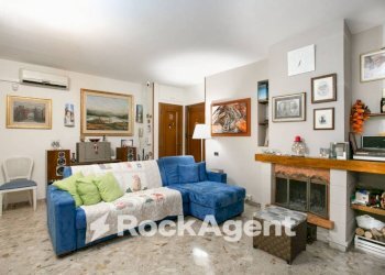 Salone - Trilocale via Gravina di Puglia, 26, Roma - foto 7