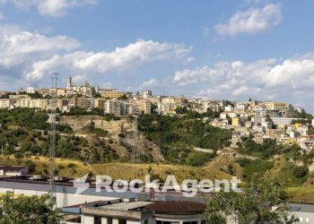 Vista - Quadrilocale viale Vincenzo de Filippis, 320, Catanzaro - foto 11