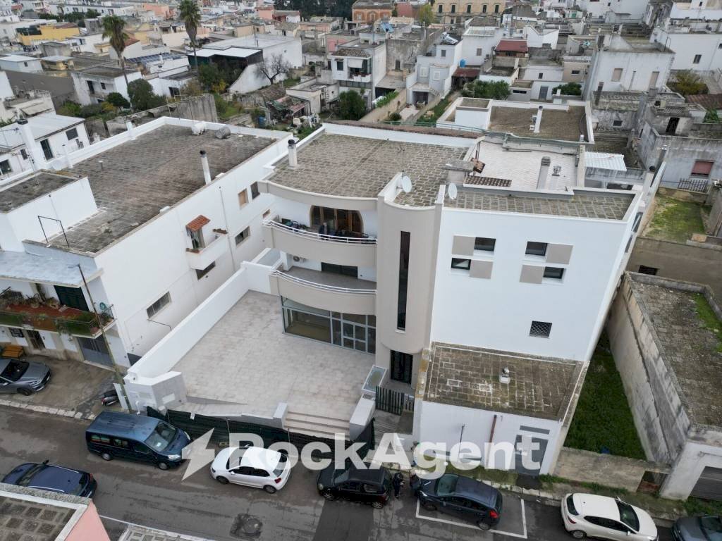 Vista - Negozio via Vittorio Veneto, 126, Ruffano - foto 1