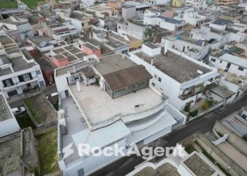 Vista - Negozio via Vittorio Veneto, 126, Ruffano - foto 2