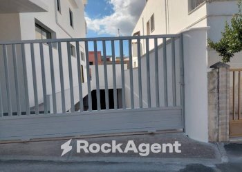 Balcone - Negozio via Vittorio Veneto, 126, Ruffano - foto 16