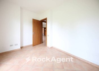 Camera da letto - Trilocale via Tortona, 84, Alessandria - foto 9