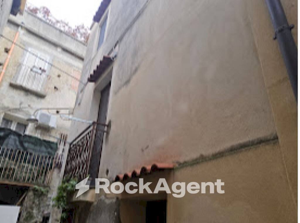 Facciata - Casa indipendente vico Giuseppe Giusti, Gioiosa Ionica - foto 1