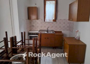 Cucina - Casa indipendente vico Giuseppe Giusti, Gioiosa Ionica - foto 6