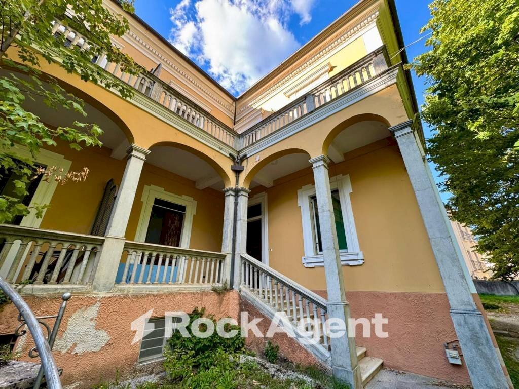 Facciata - Appartamento via Amiternina, 16, L'Aquila - foto 2