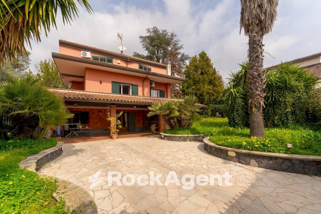 Giardino - Villa via Pietro Maroncelli, 8, Trecastagni - foto 1