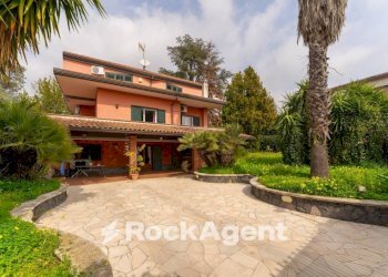 Giardino - Villa via Pietro Maroncelli, 8, Trecastagni - foto 1