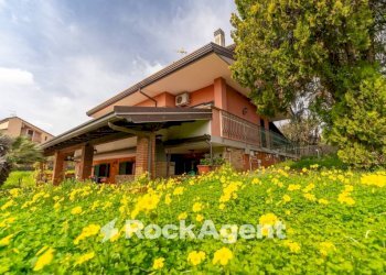 Facciata - Villa via Pietro Maroncelli, 8, Trecastagni - foto 3