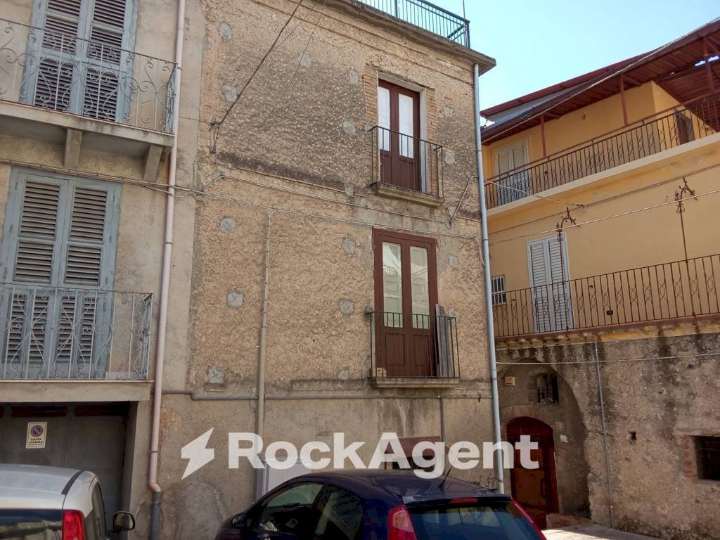 Facciata - Casa indipendente vico Giuseppe Giusti, Gioiosa Ionica - foto 1