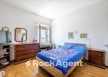 Camera da letto - Trilocale via Tuscolana, 2122, Roma - foto 11