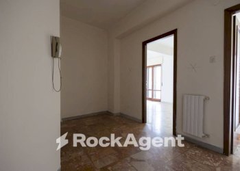 Ingresso - Trilocale viale Vincenzo de Filippis, 68, Catanzaro - foto 3