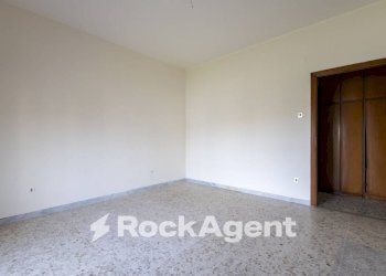 Camera da letto - Trilocale viale Vincenzo de Filippis, 68, Catanzaro - foto 17