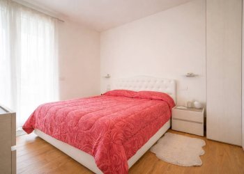 CAMERA MATRIMONIALE - Trilocale FALCONE BORSELLINO
 
15, Arcene - foto 17