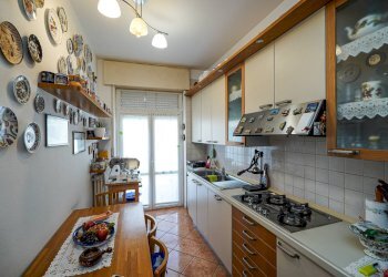 CUCINA - Trilocale via IV novembre
 
14, Bergamo - foto 10