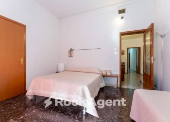 Camera da letto - Appartamento via Livorno, 10, Catania - foto 16