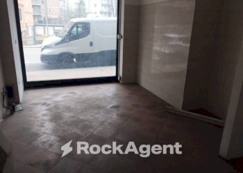 Interno non residenziale - Negozio via W.A Mozart, Mantova - foto 6