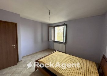 Camera da letto - Trilocale via Romera Vecchia, 25, Broni - foto 15