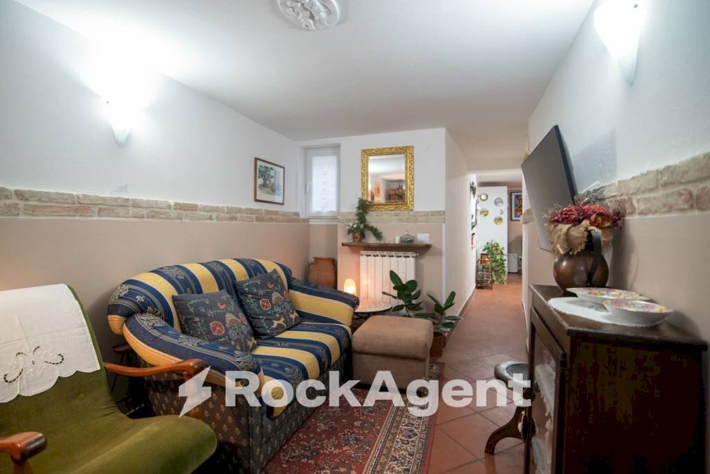 Salone - Villa a Schiera via Donato Bramante, 3, Mondavio - foto 3